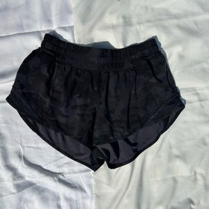 lululemon Hotty Hot Low-Rise Lined Short 2.5” Grey Camo Shorts